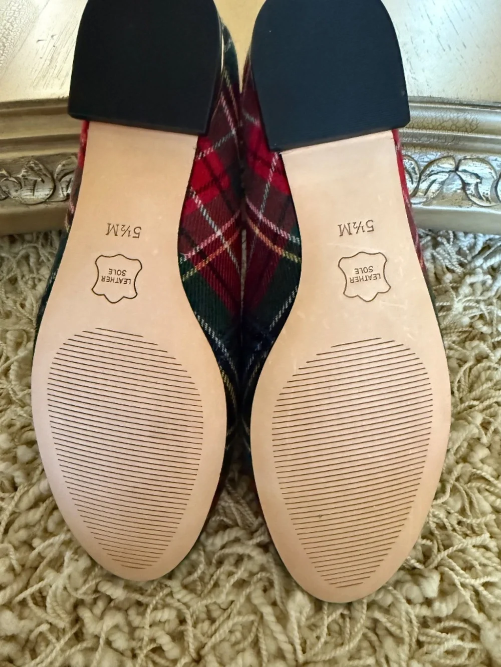 Talbots Ryan Embroidered Snowflake Loafers Tartan Plaid Size 5.5M Holiday NEW